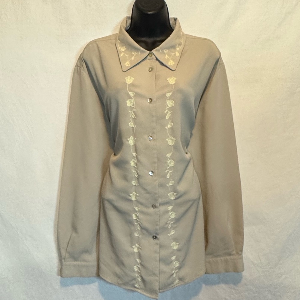 A-101 Susan Hutton PLUS‎ SIZE 22W Light Tan Long Sleeve Embroidered Blouse
